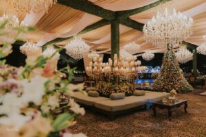 Sunflower haldi décor — DreamzKrraft Rutuja Jinesh